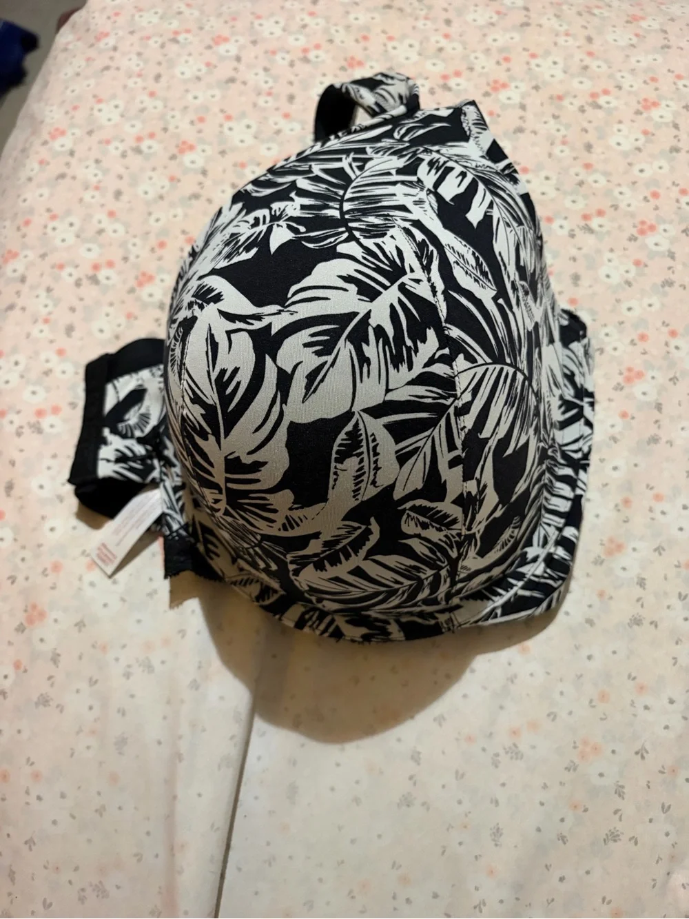 Cacique Black and White Leaf-Print T-Shirt Bra - Picture 2 of 5